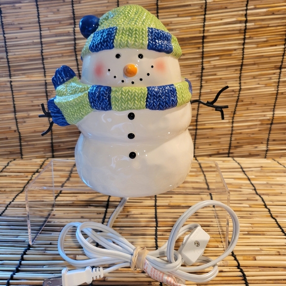 Scentsy Wax Warmer Snowman Holiday Collection Full Size Table Top Retired - Picture 1 of 1